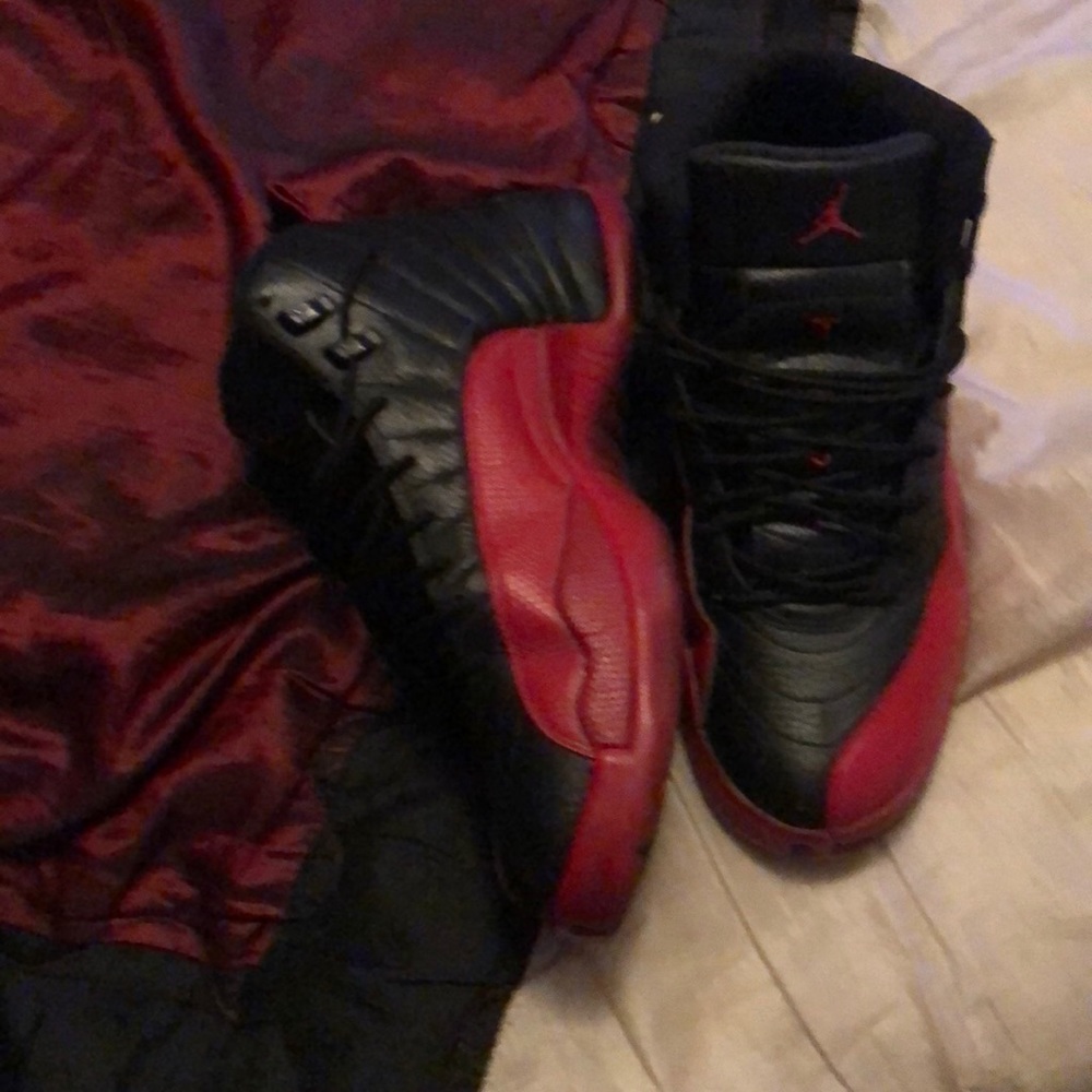 Authentic Jordan 12 breds - Picture 2 of 2